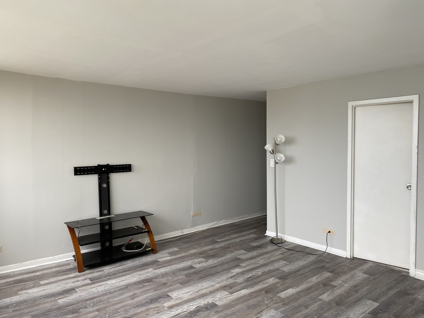 6171 N Sheridan Road Unit: 2207