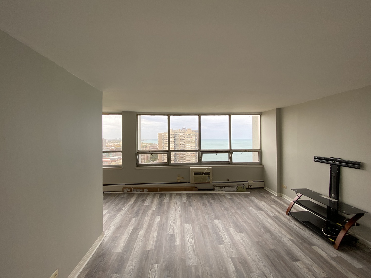 6171 N Sheridan Road Unit: 2207