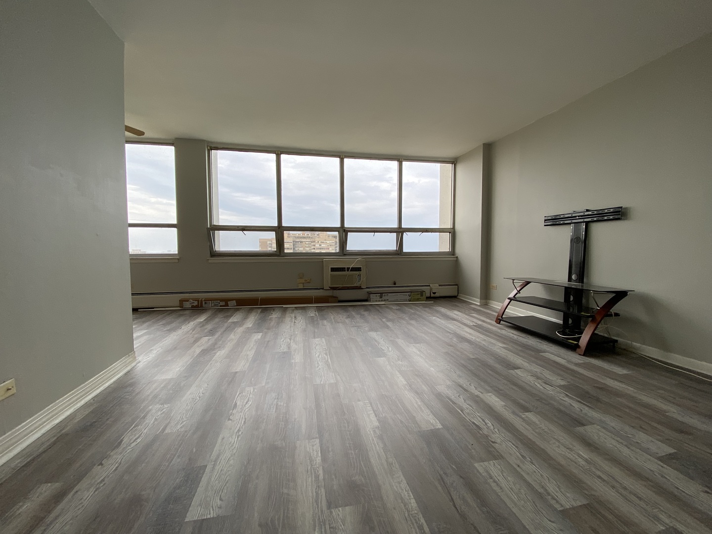 6171 N Sheridan Road Unit: 2207
