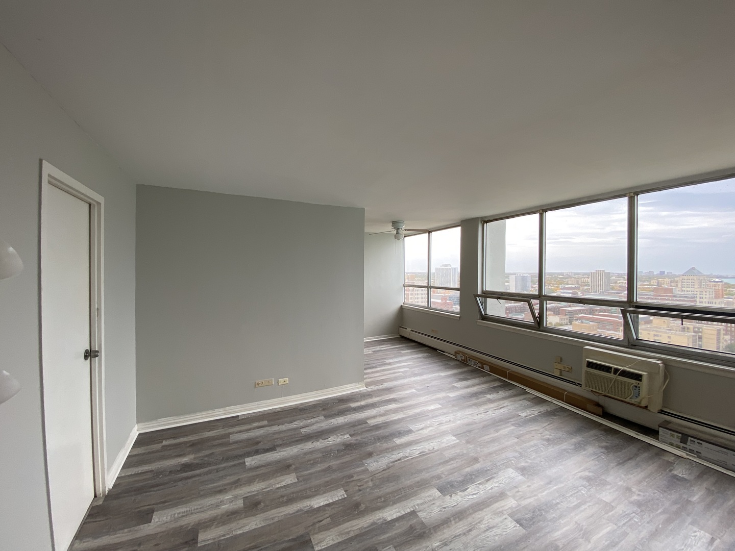 6171 N Sheridan Road Unit: 2207