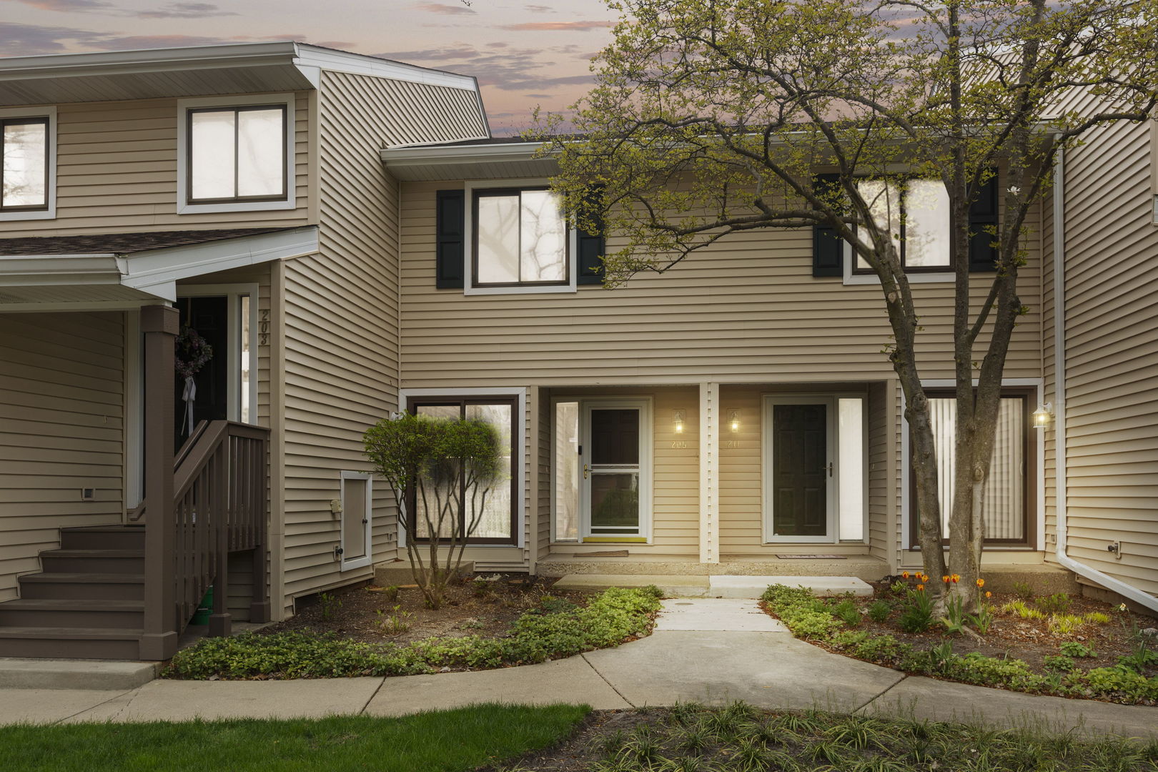205 WINDING OAK Lane Unit: 205