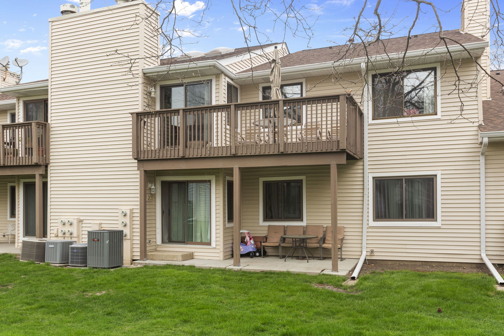 205 WINDING OAK Lane Unit: 205