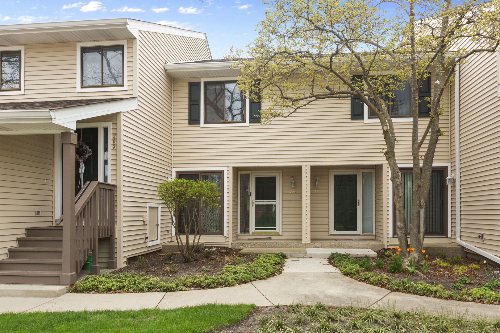 205 WINDING OAK Lane Unit: 205