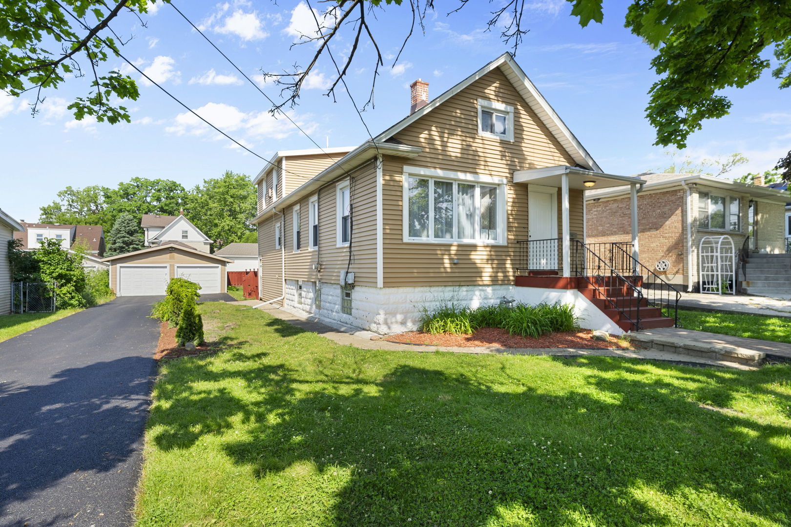 110 OAK Avenue