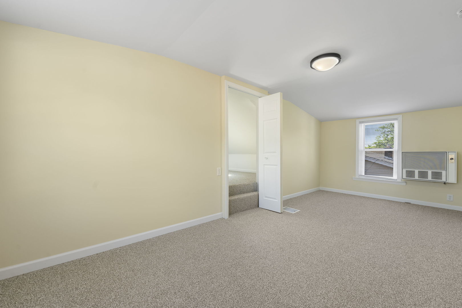 110 OAK Avenue