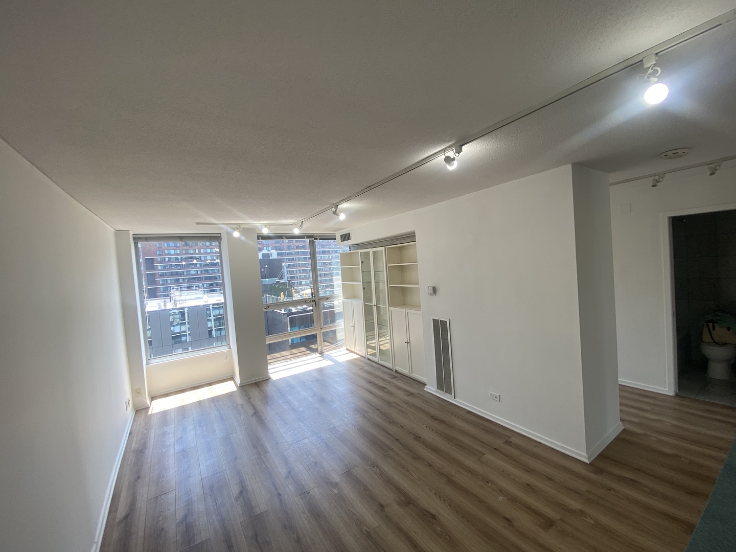 230 E Ontario Street Unit: 2304