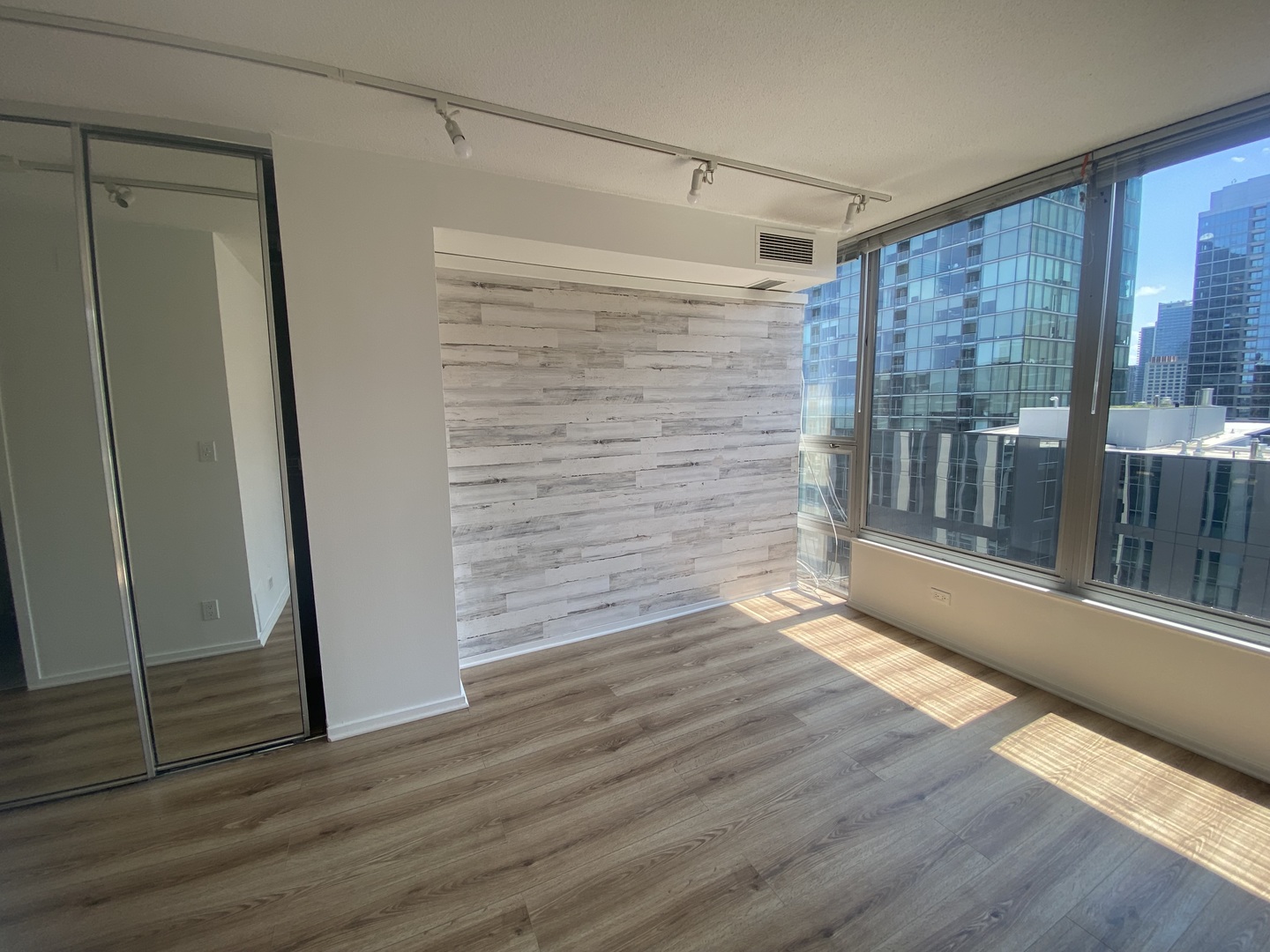 230 E Ontario Street Unit: 2304