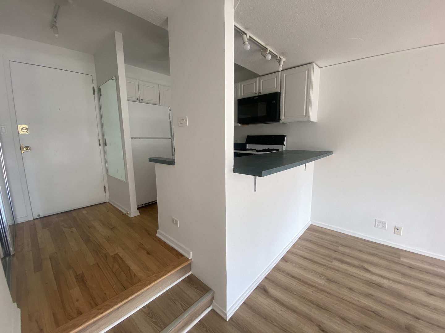 230 E Ontario Street Unit: 2304