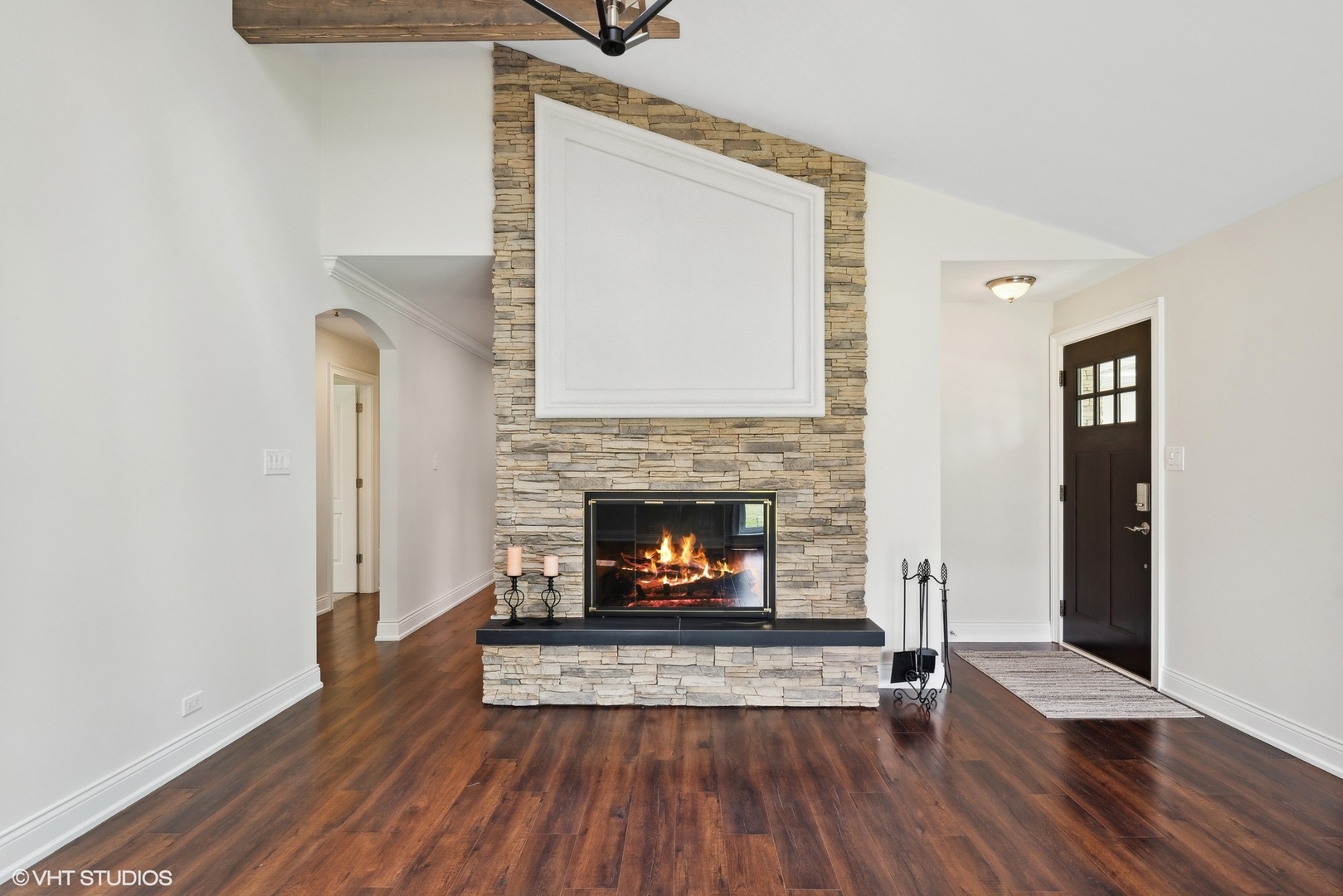 10S163 Clarendon Hills Road