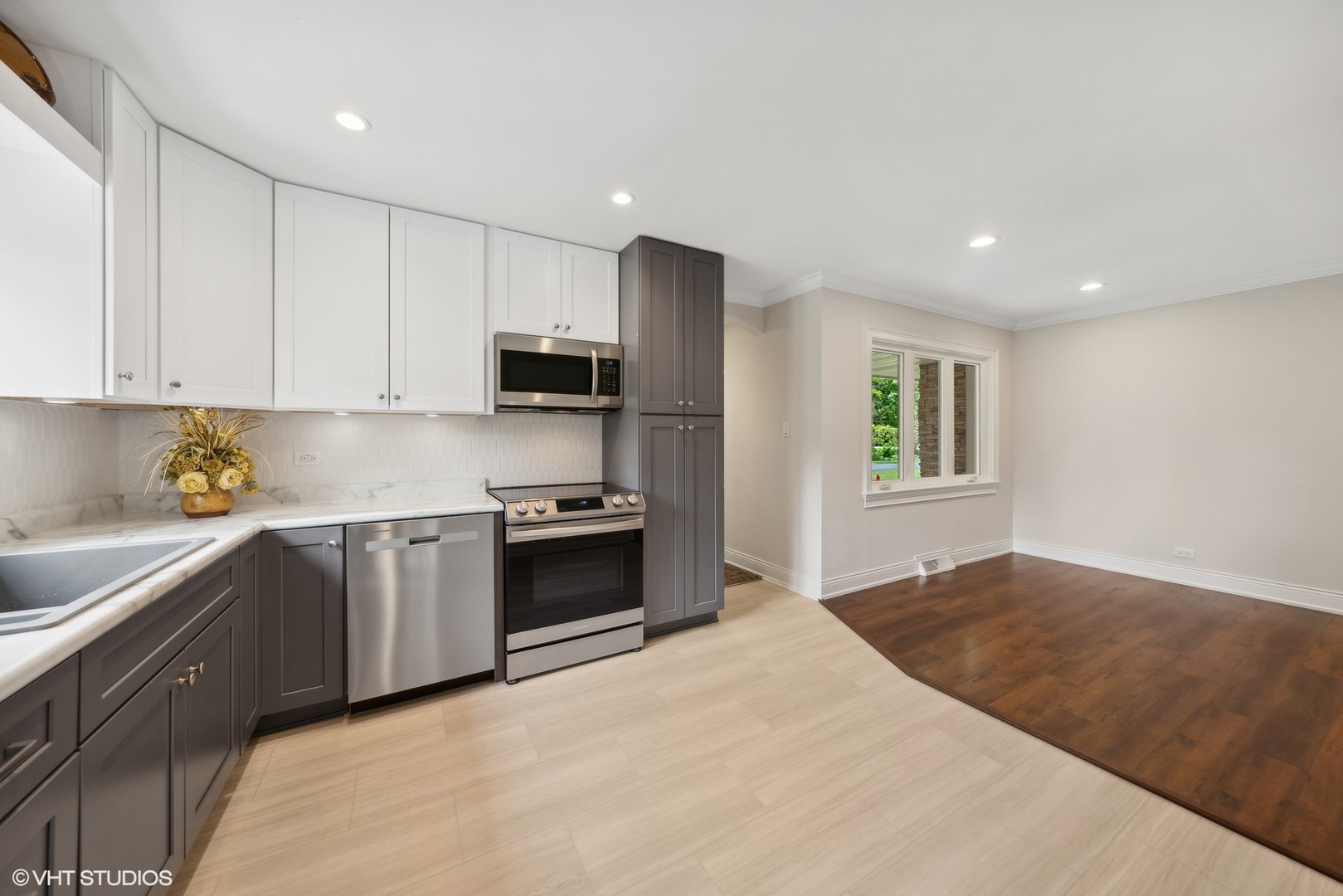 10S163 Clarendon Hills Road
