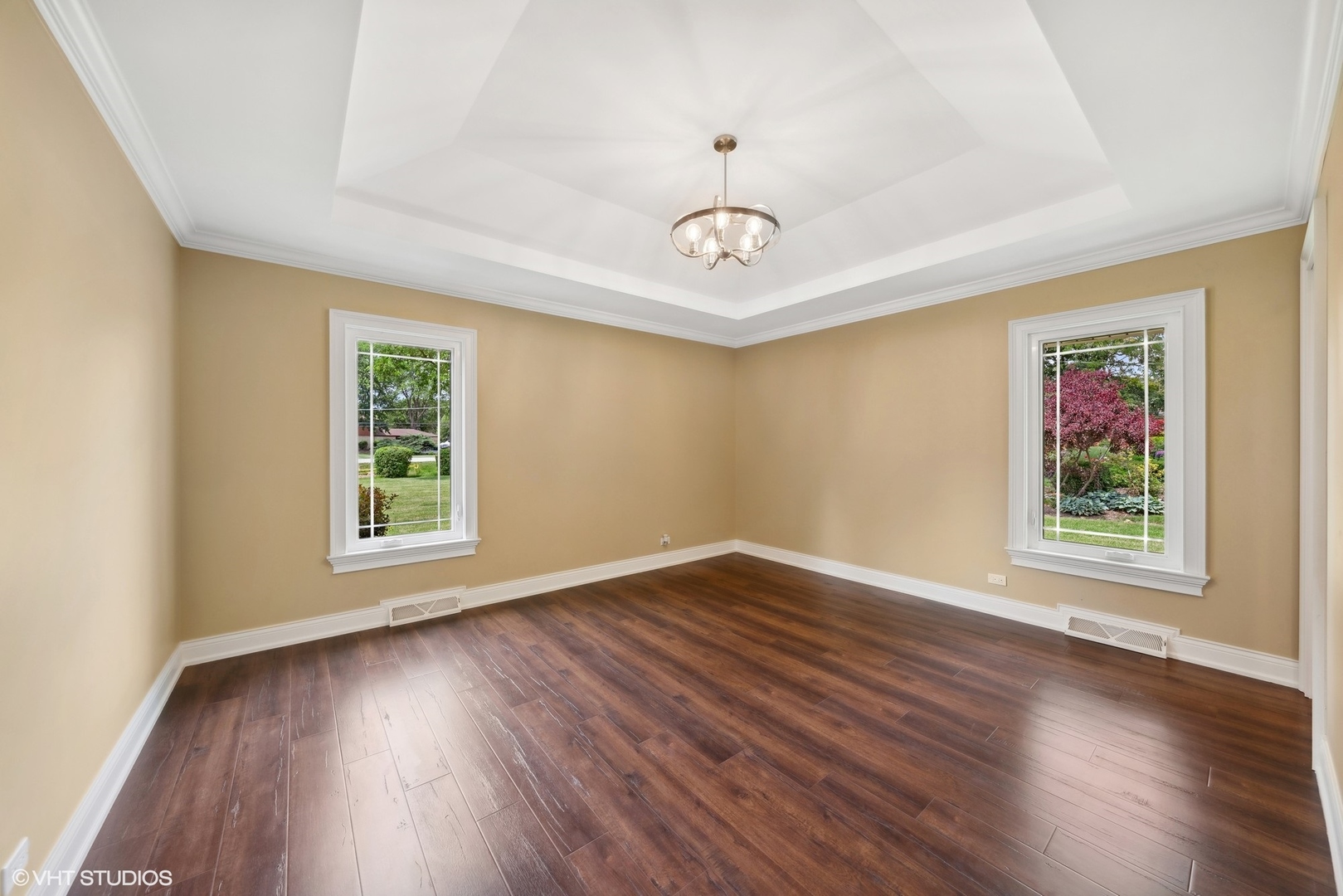 10S163 Clarendon Hills Road