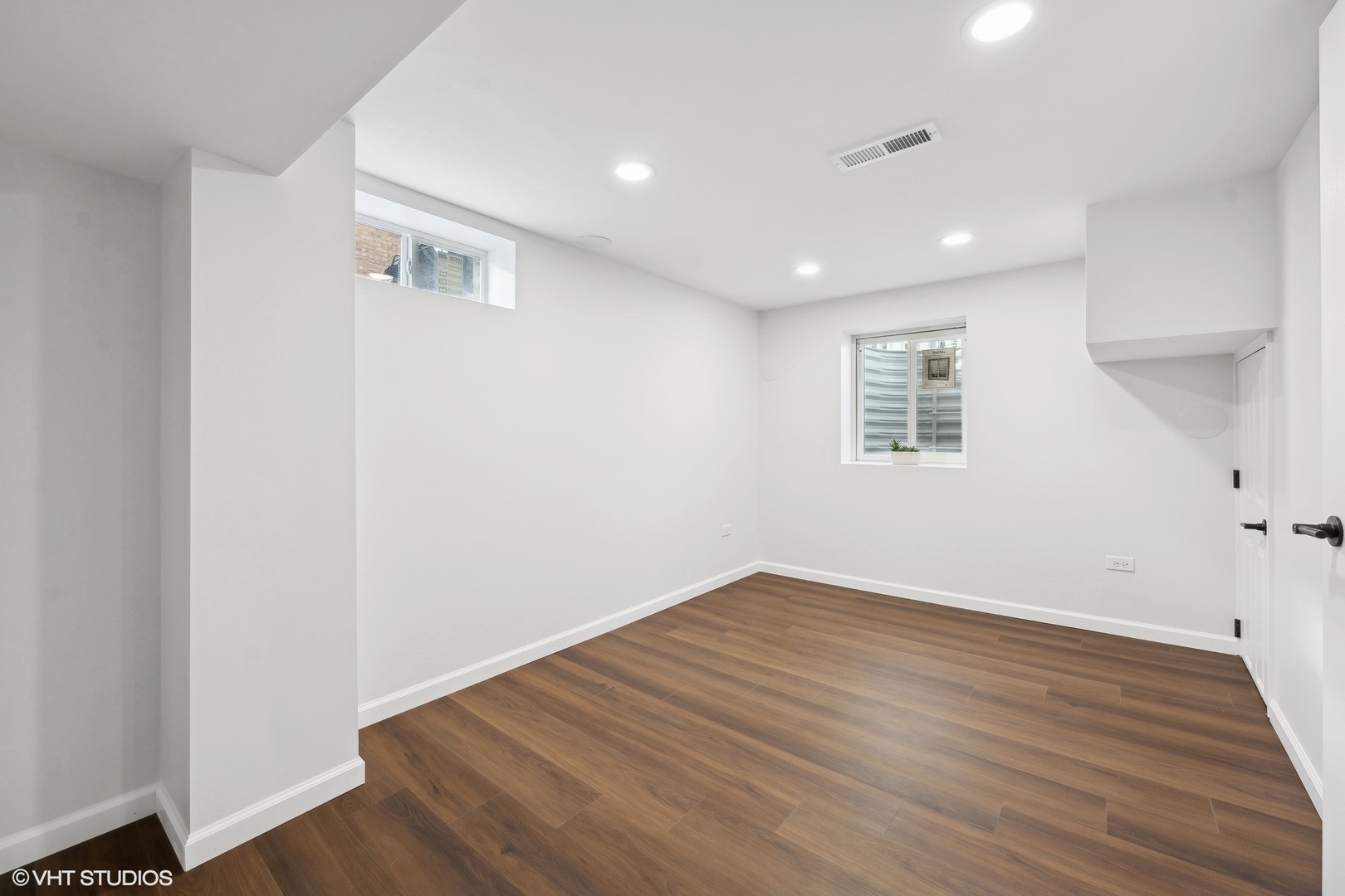 8026 N ELMORE Street