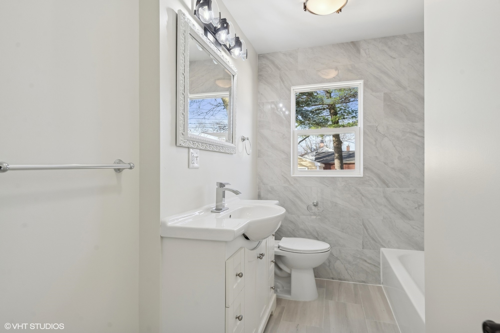 8026 N ELMORE Street