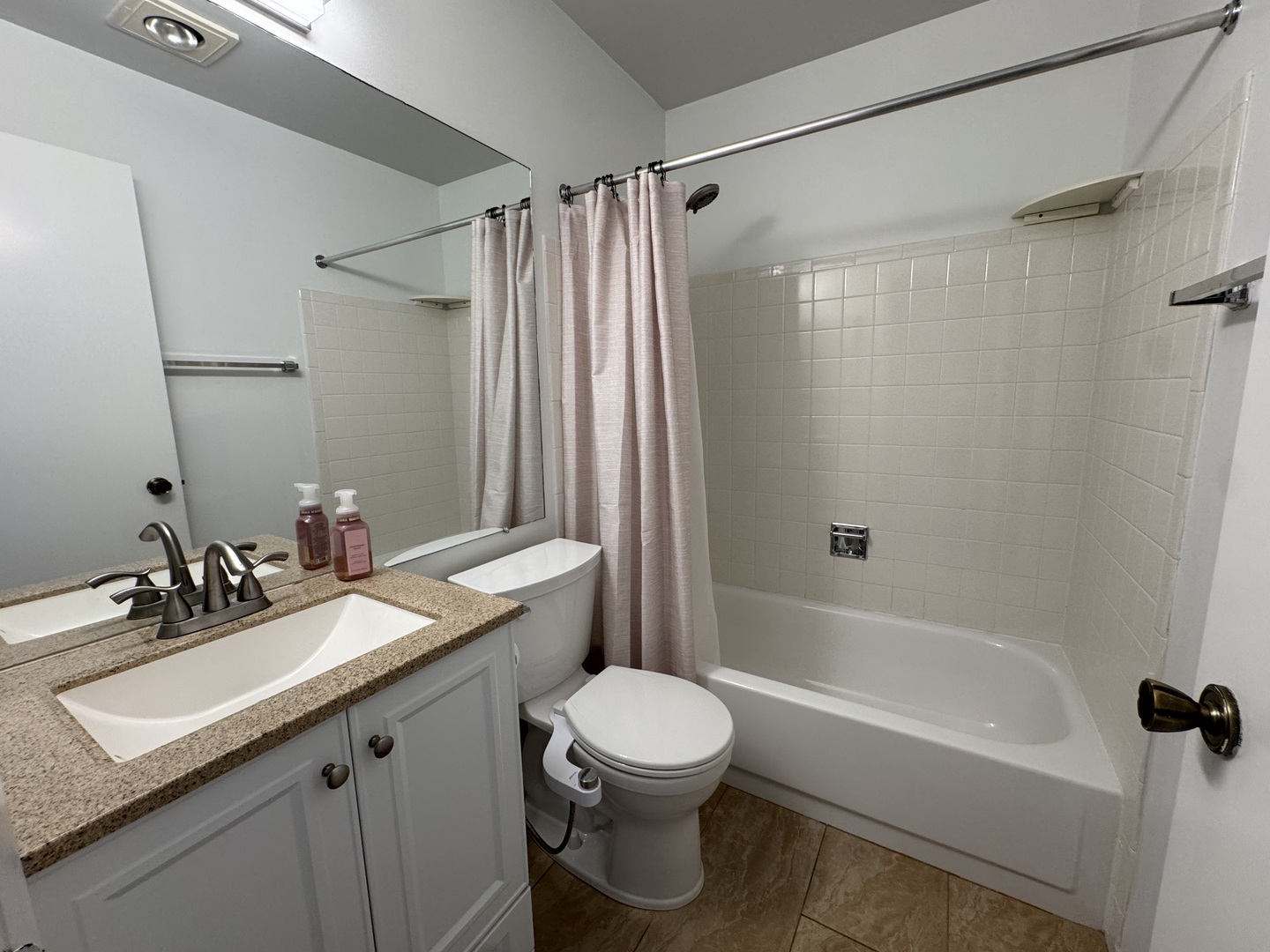 220 OAK KNOLL Court Unit: A2
