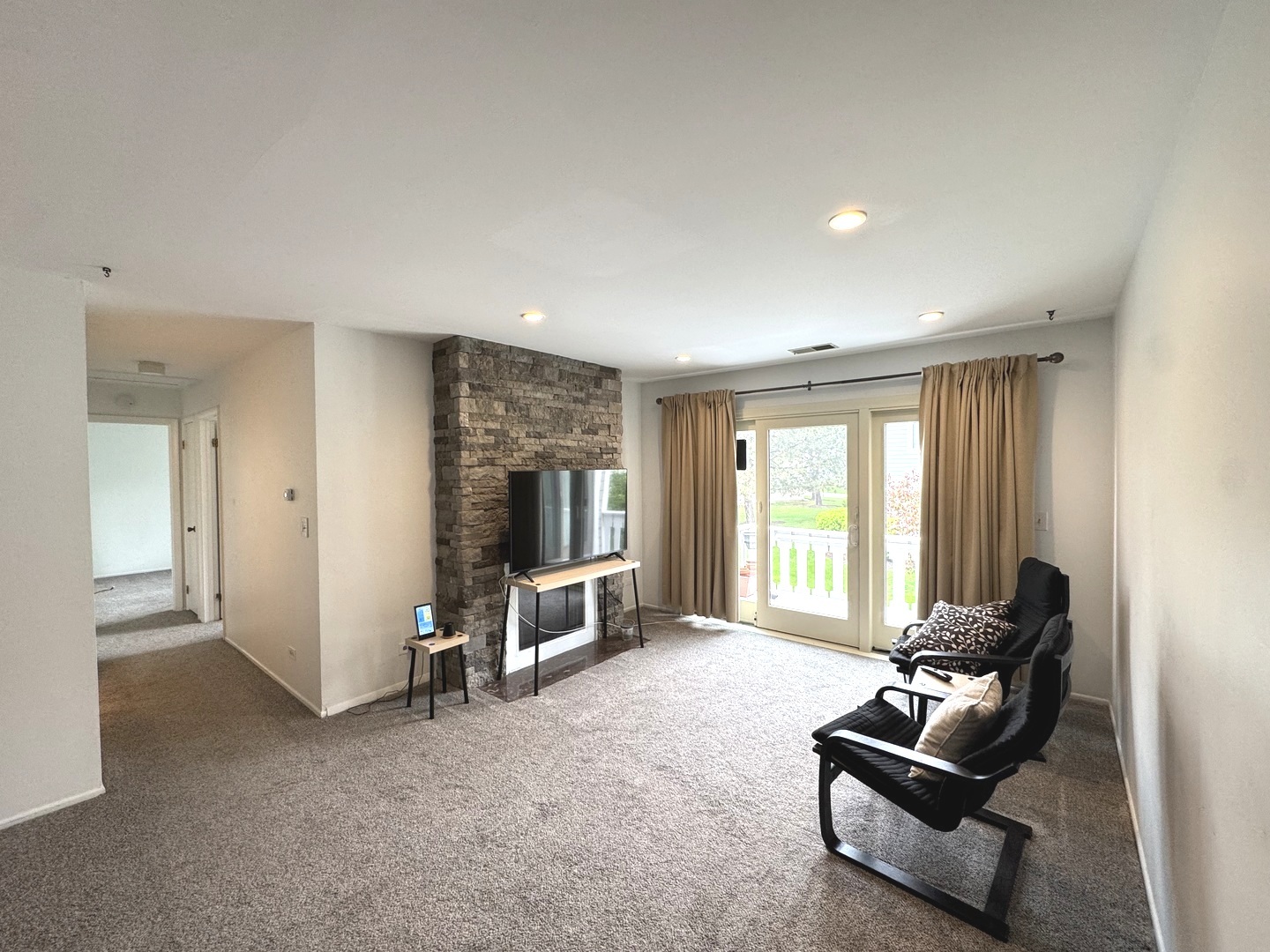 220 OAK KNOLL Court Unit: A2