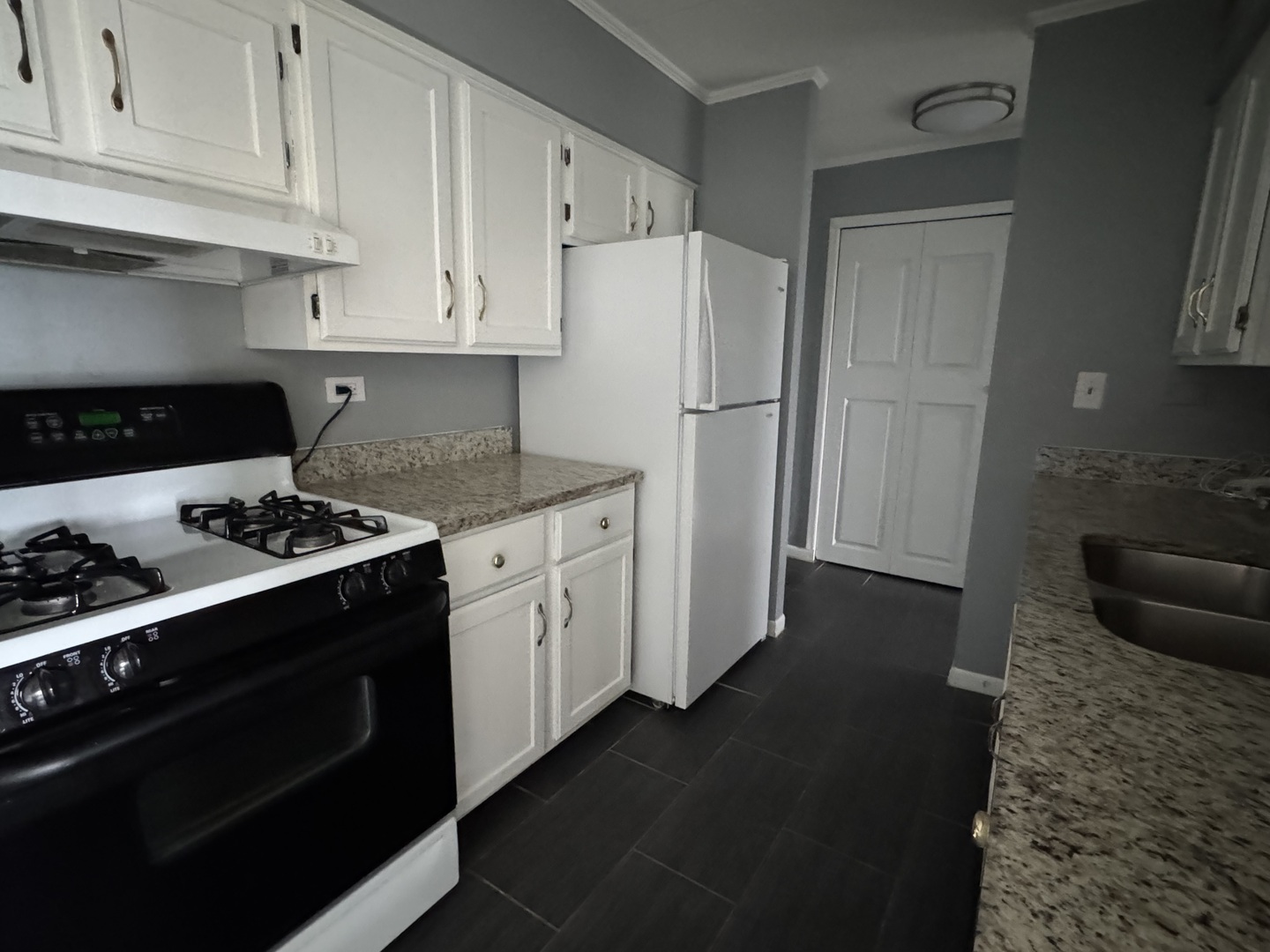 300 S Roselle Road Unit: 522