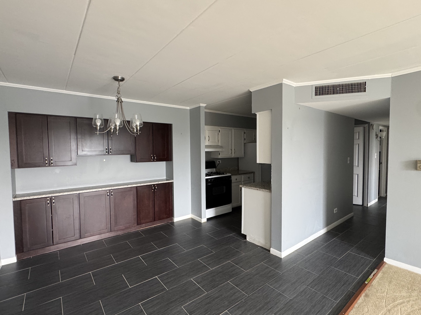 300 S Roselle Road Unit: 522