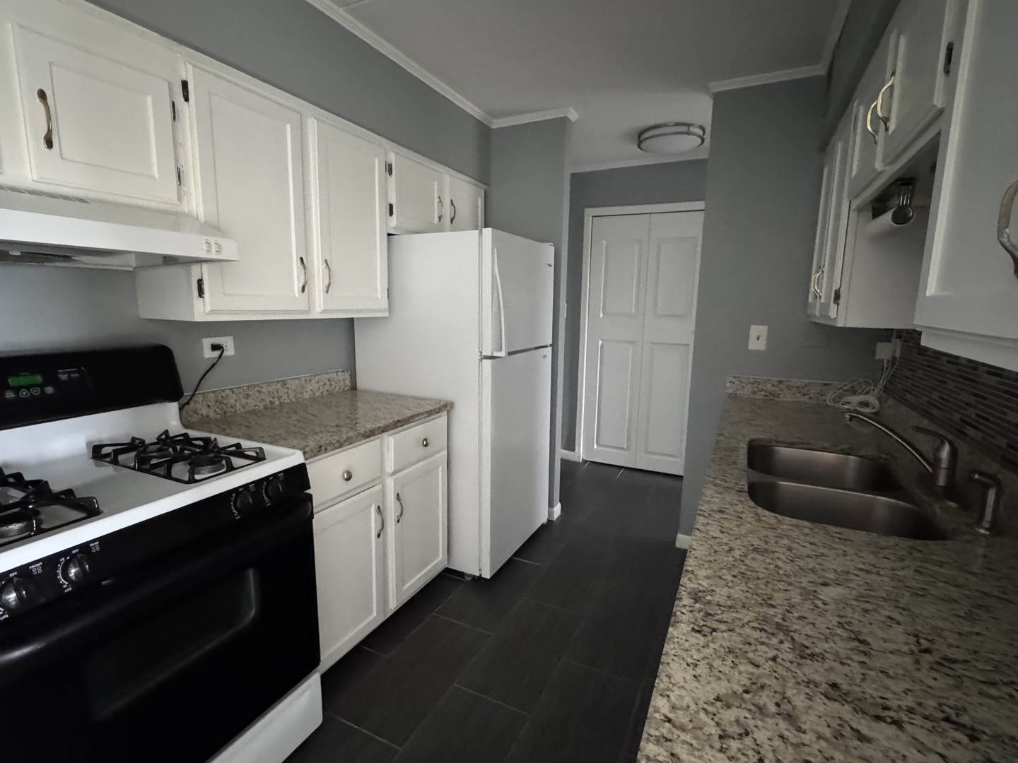 300 S Roselle Road Unit: 522