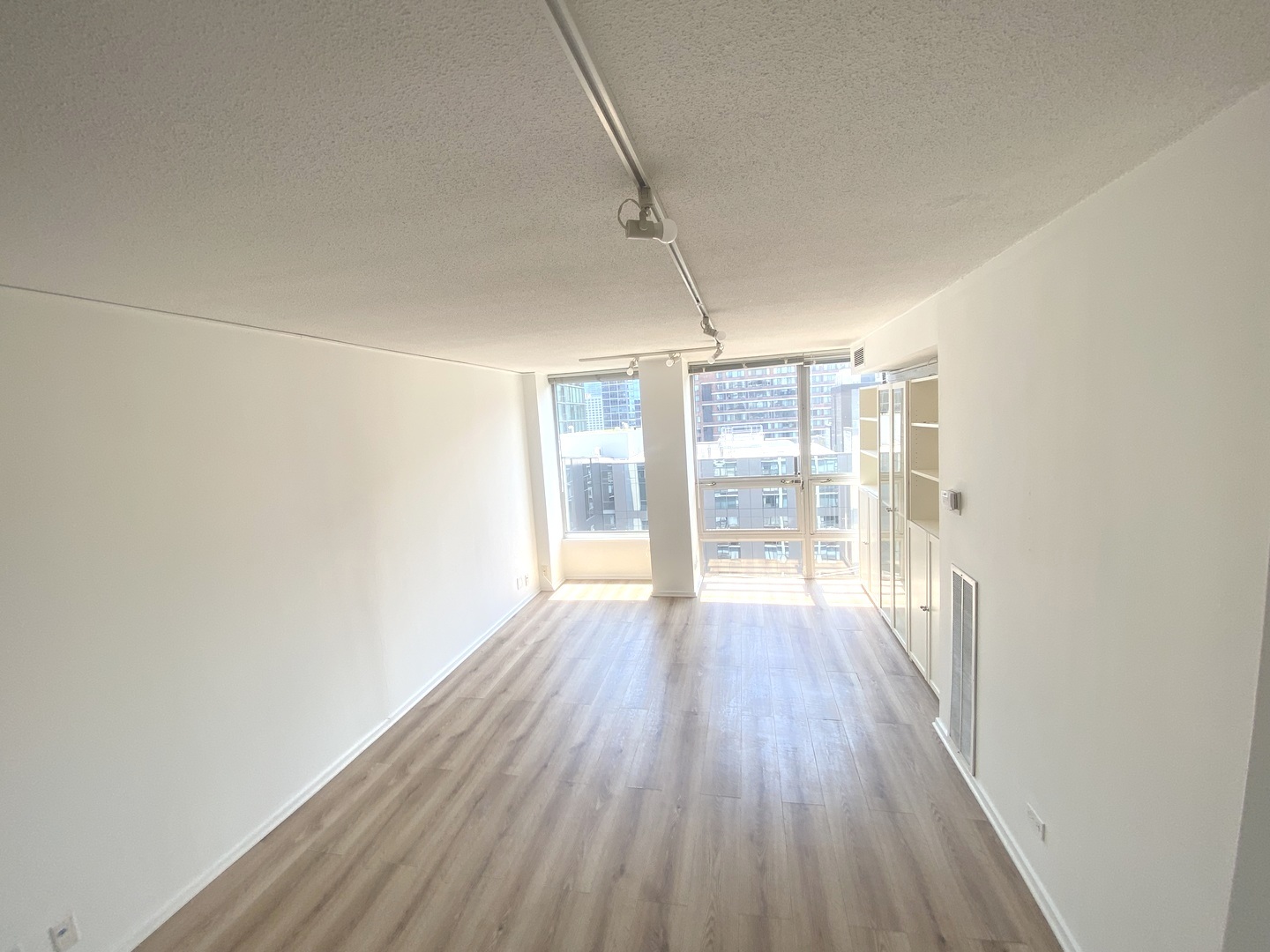 230 E Ontario Street Unit: 2304