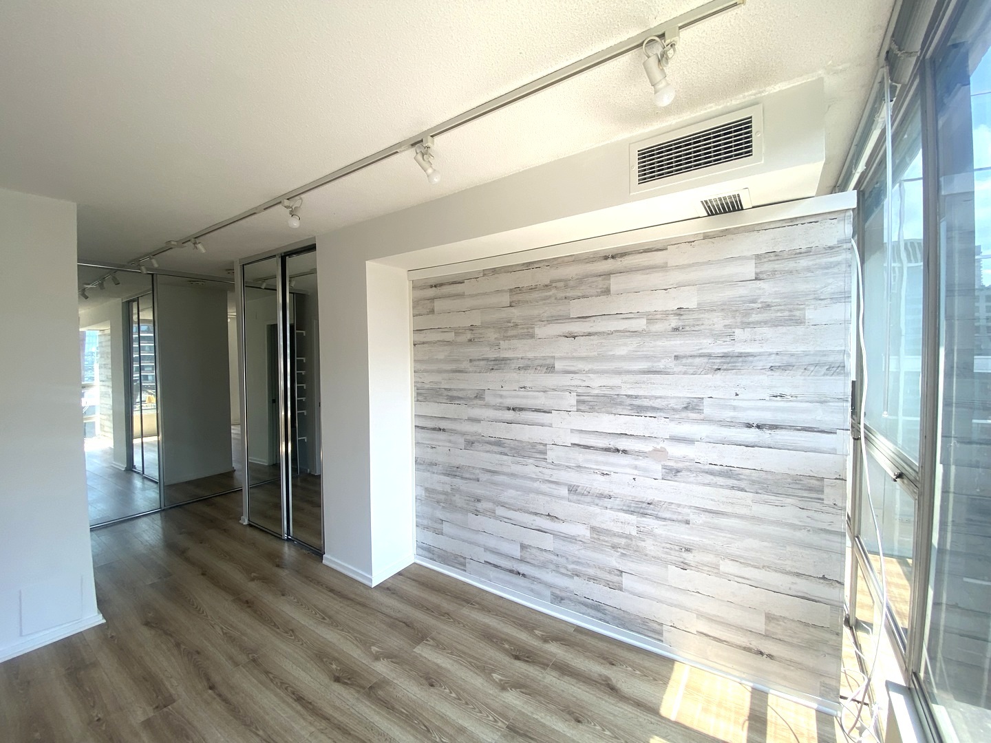 230 E Ontario Street Unit: 2304