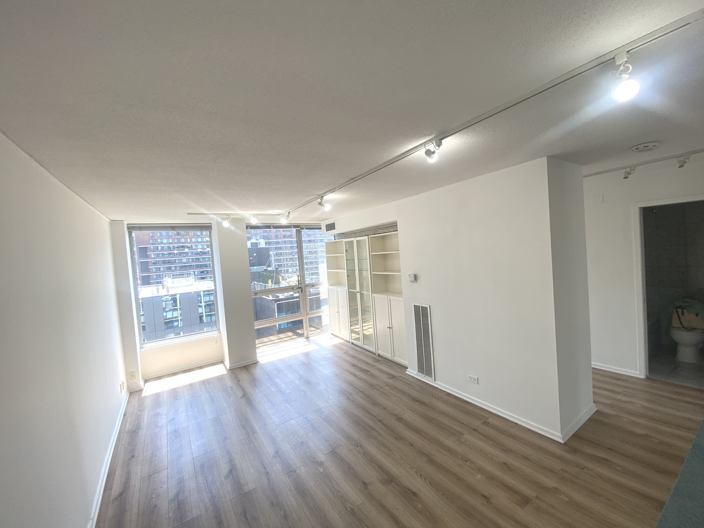 230 E Ontario Street Unit: 2304