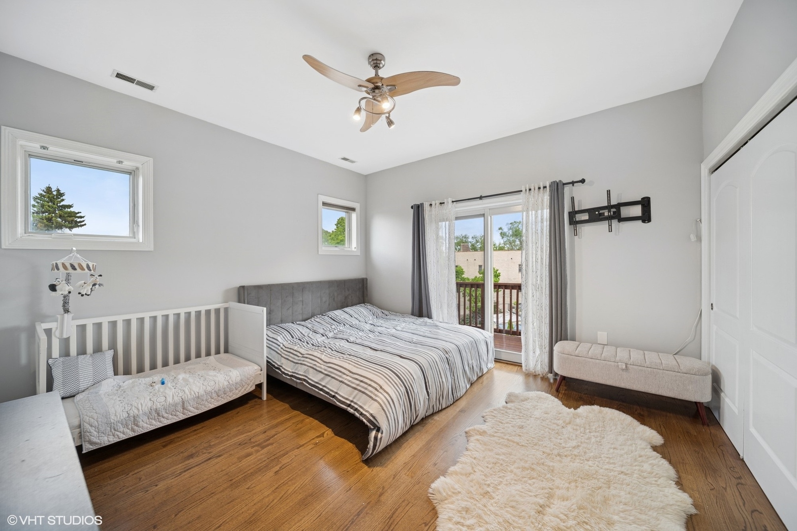 6065 N Ridge Avenue Unit: 3