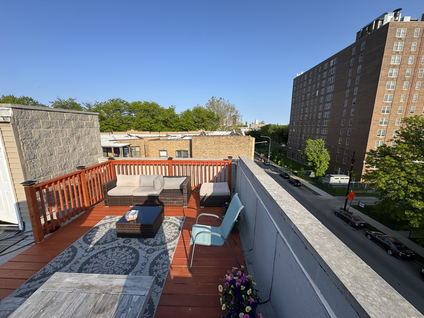 6065 N Ridge Avenue Unit: 3