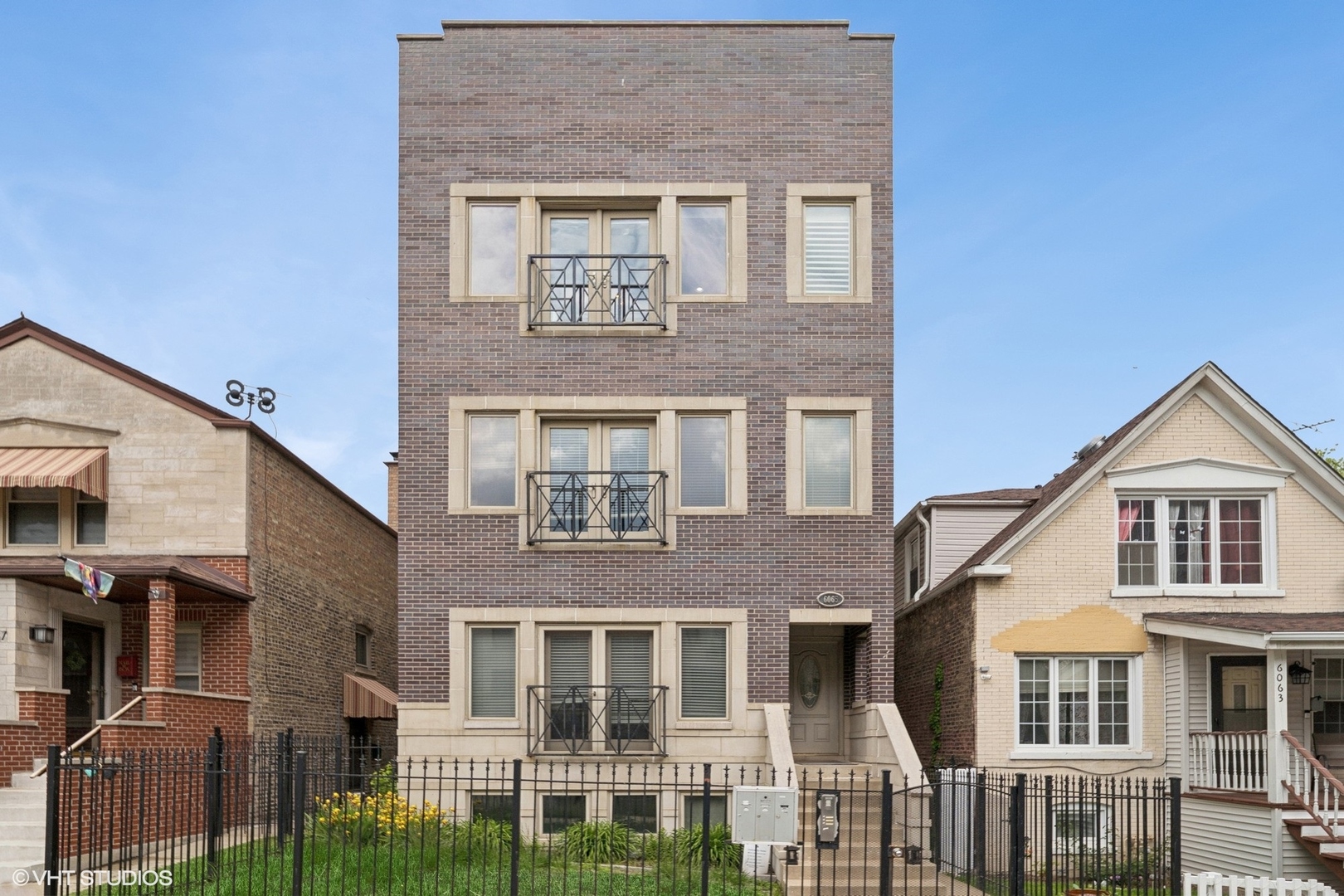 6065 N Ridge Avenue Unit: 3