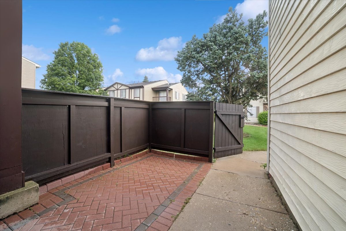 8P S Fernwood Drive