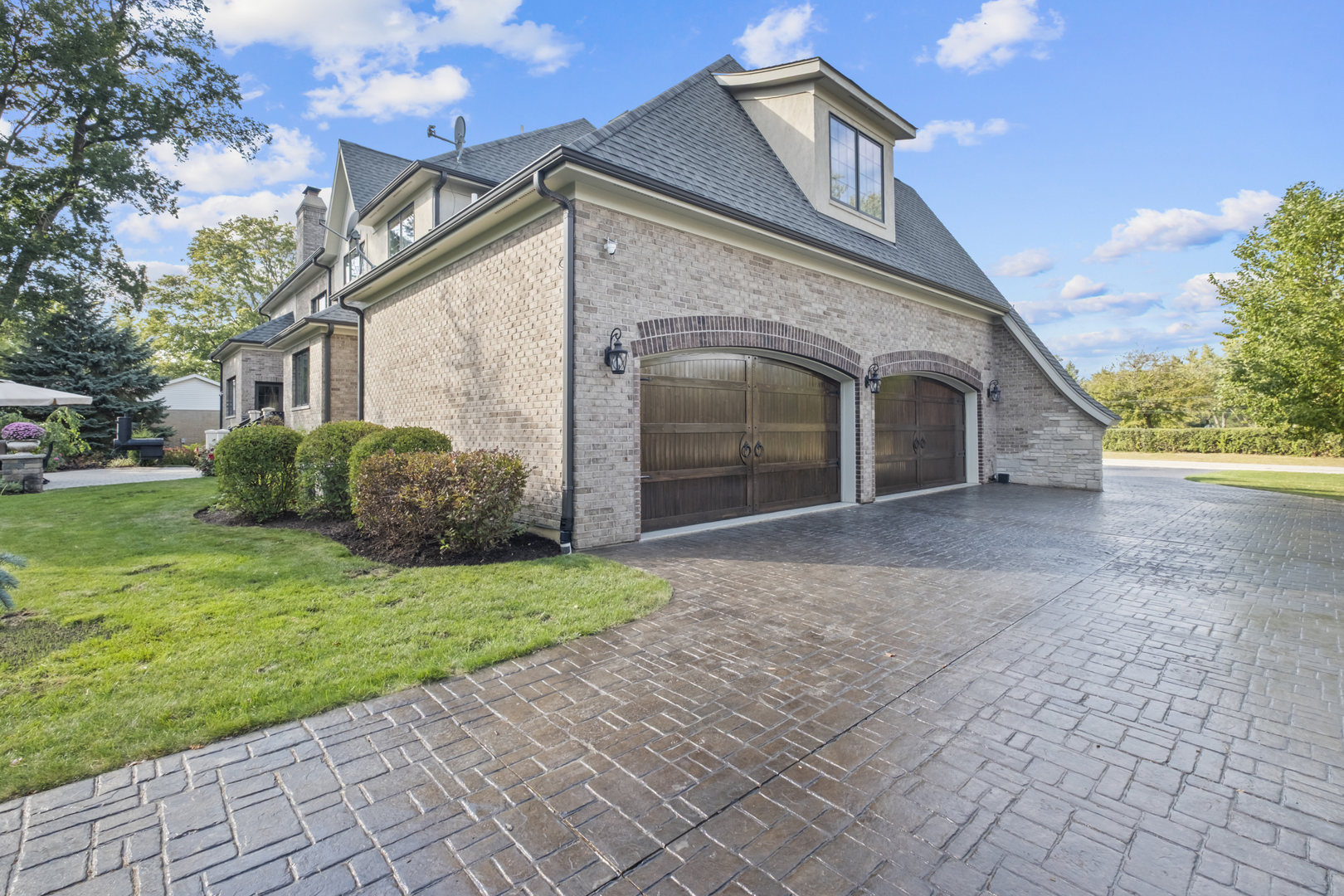 17W033 87th Street