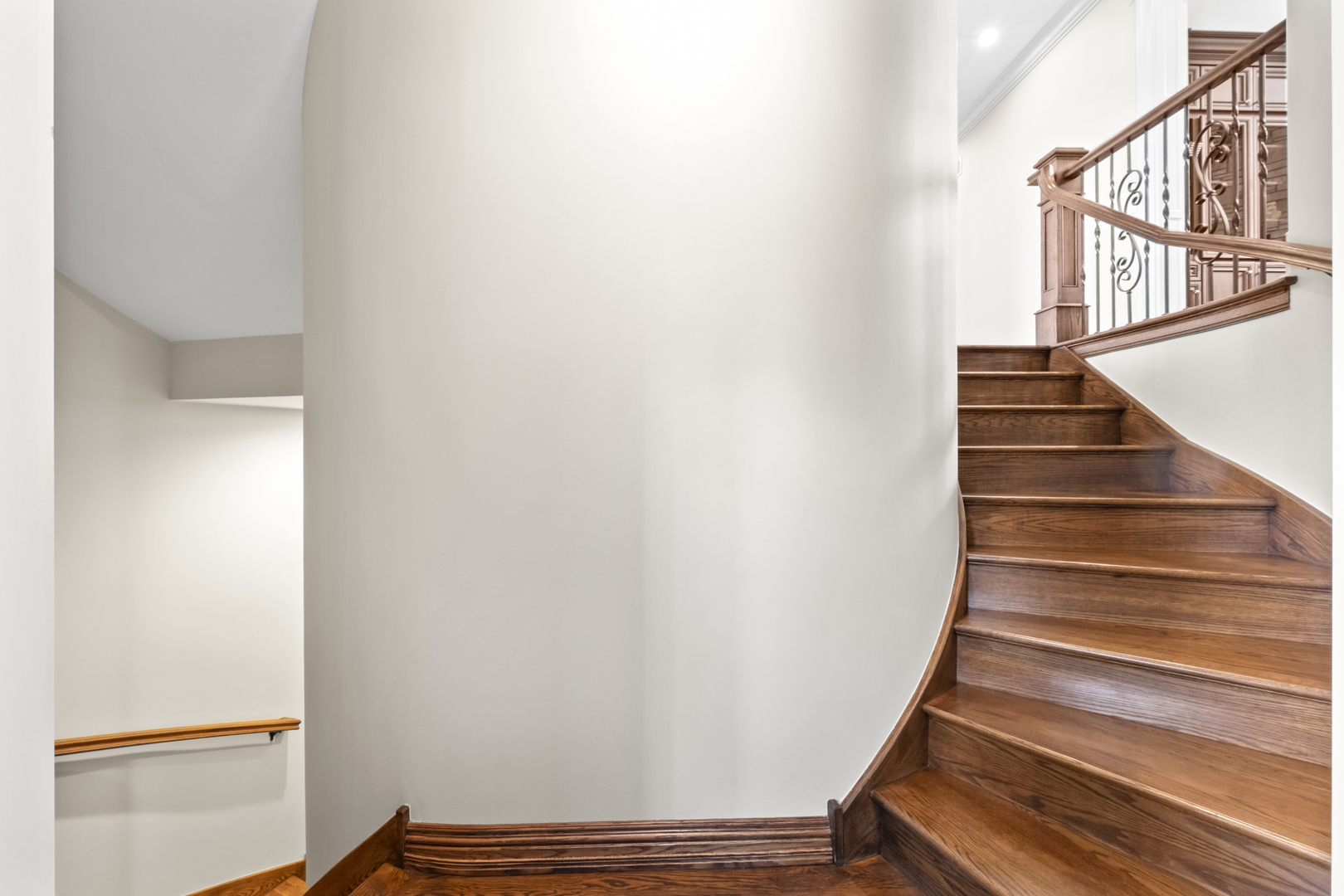 17W033 87th Street