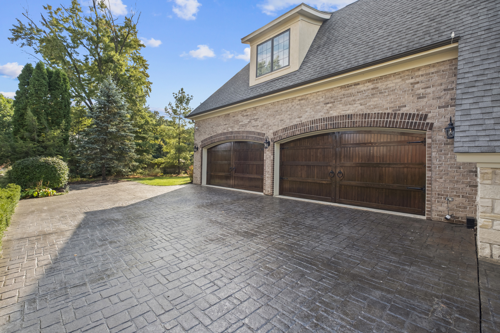 17W033 87th Street