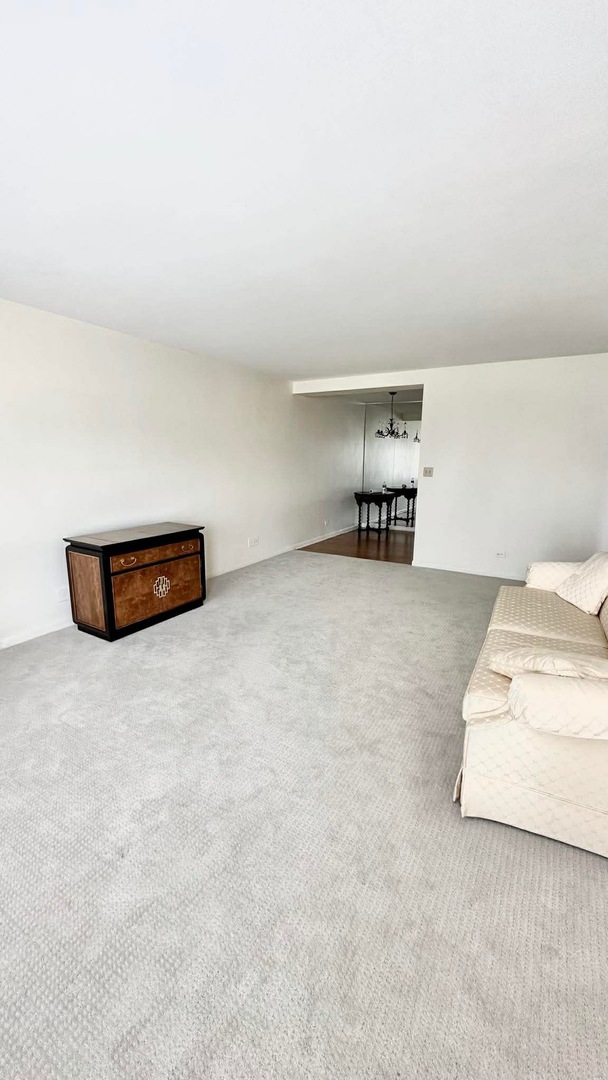 2500 Windsor Mall Unit: 2D