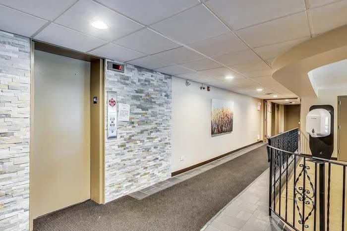 2500 Windsor Mall Unit: 2D