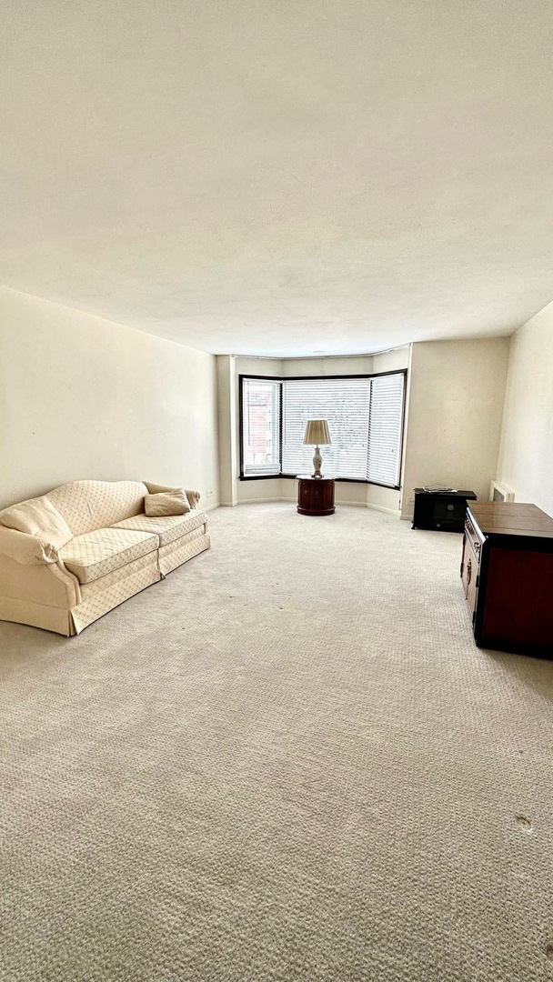 2500 Windsor Mall Unit: 2D