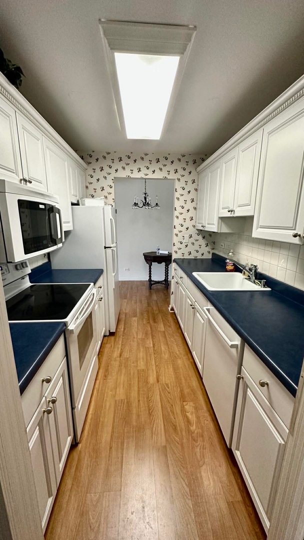 2500 Windsor Mall Unit: 2D