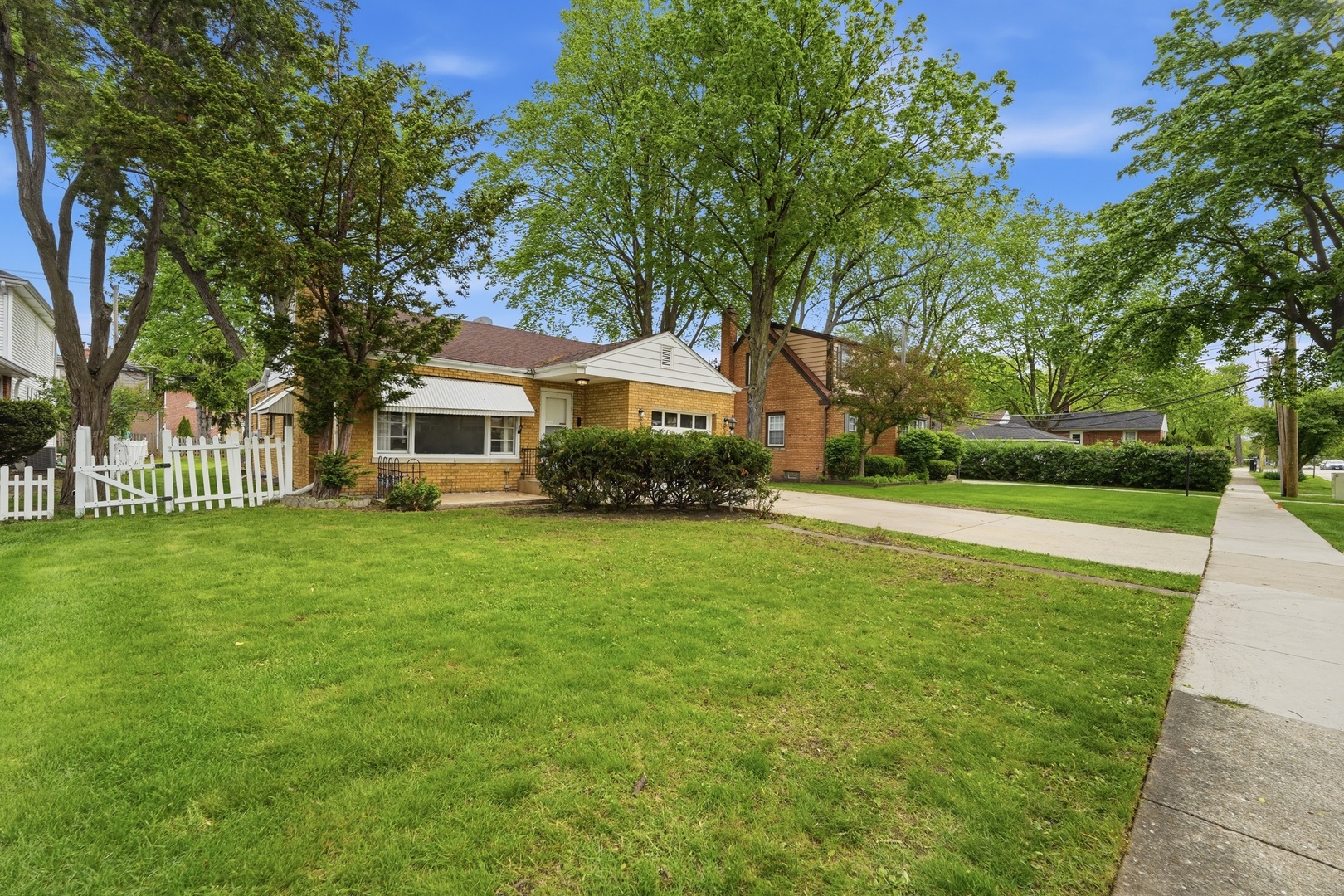 306 W Lonnquist Boulevard