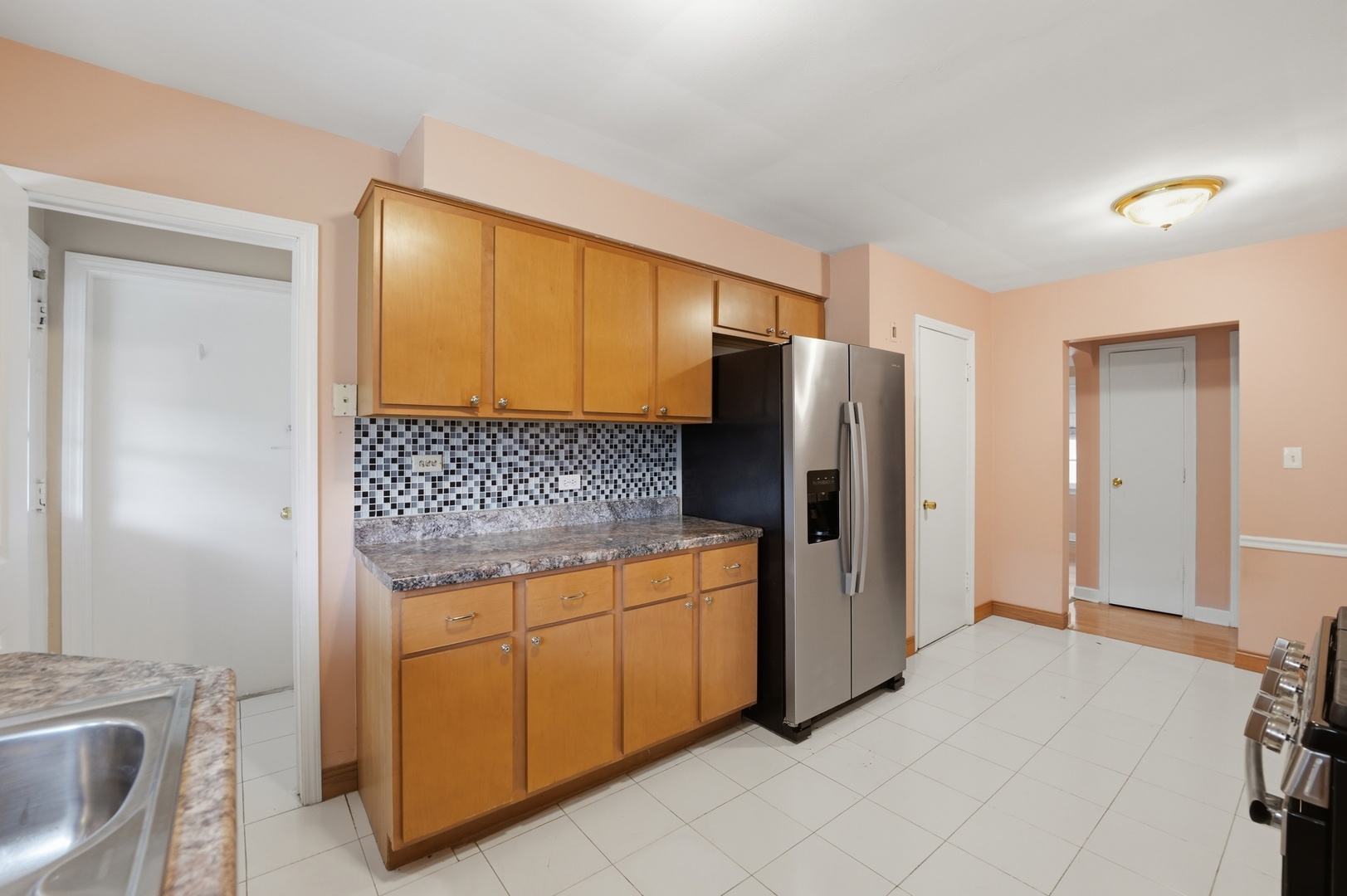 306 W Lonnquist Boulevard
