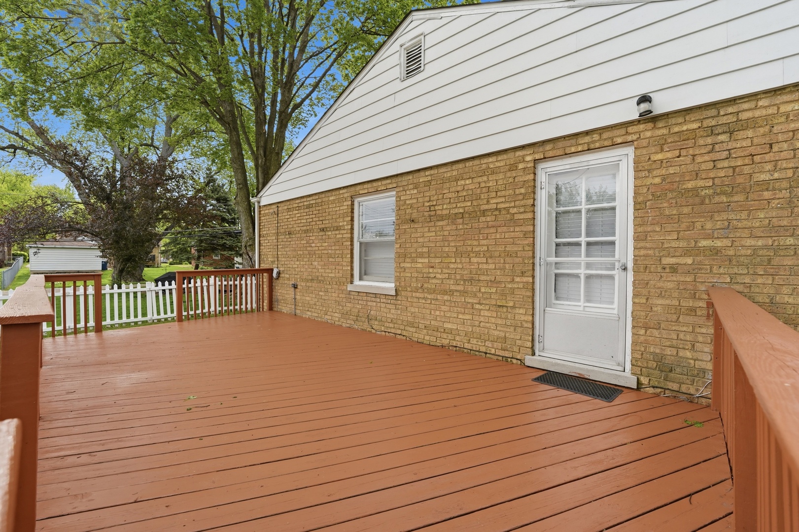 306 W Lonnquist Boulevard