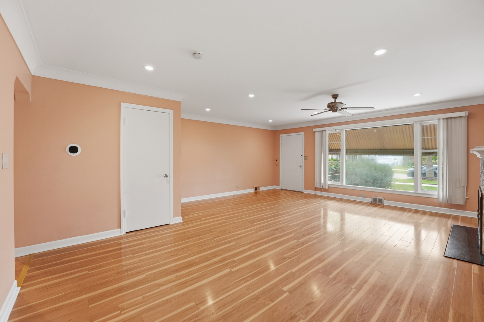 306 W Lonnquist Boulevard