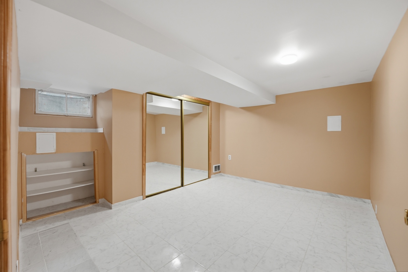 306 W Lonnquist Boulevard