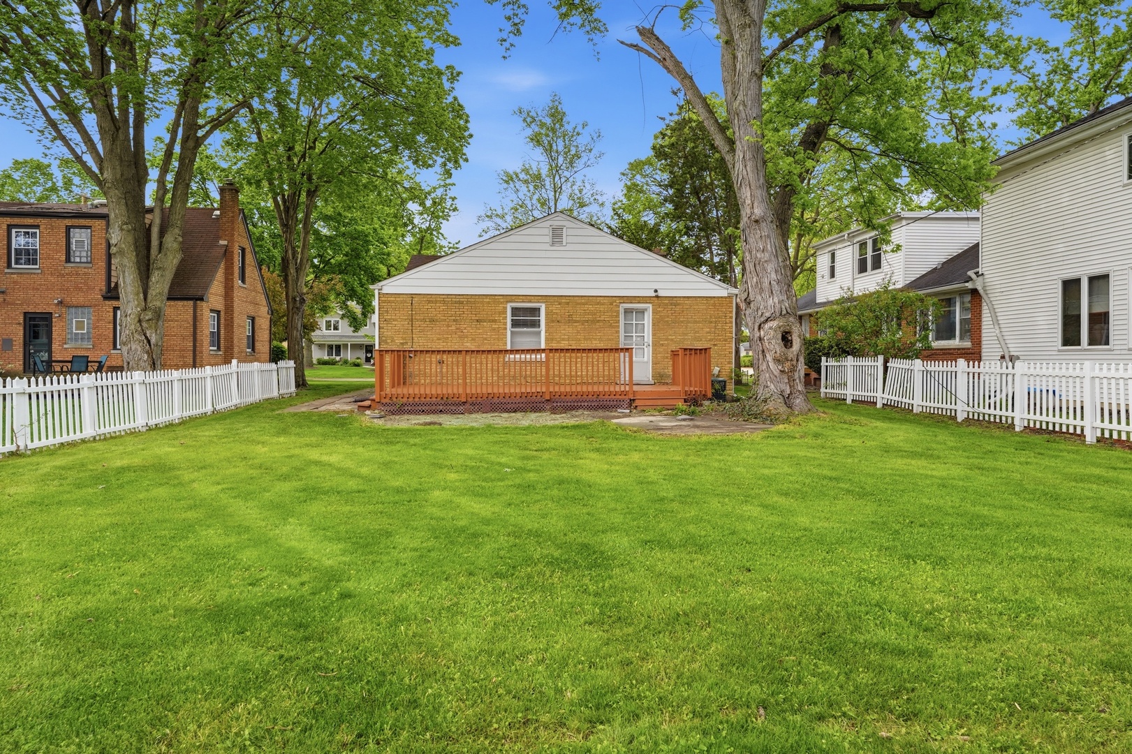 306 W Lonnquist Boulevard