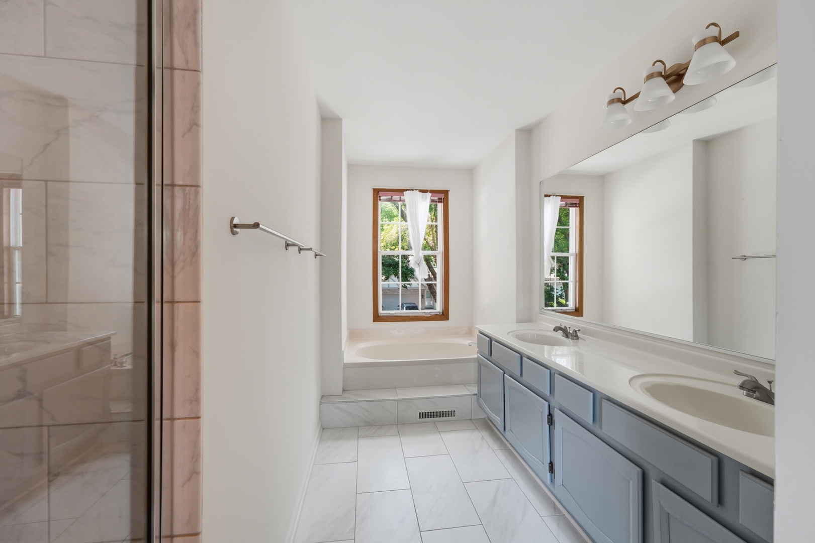 1404 W Sapphire Drive Unit: 1404