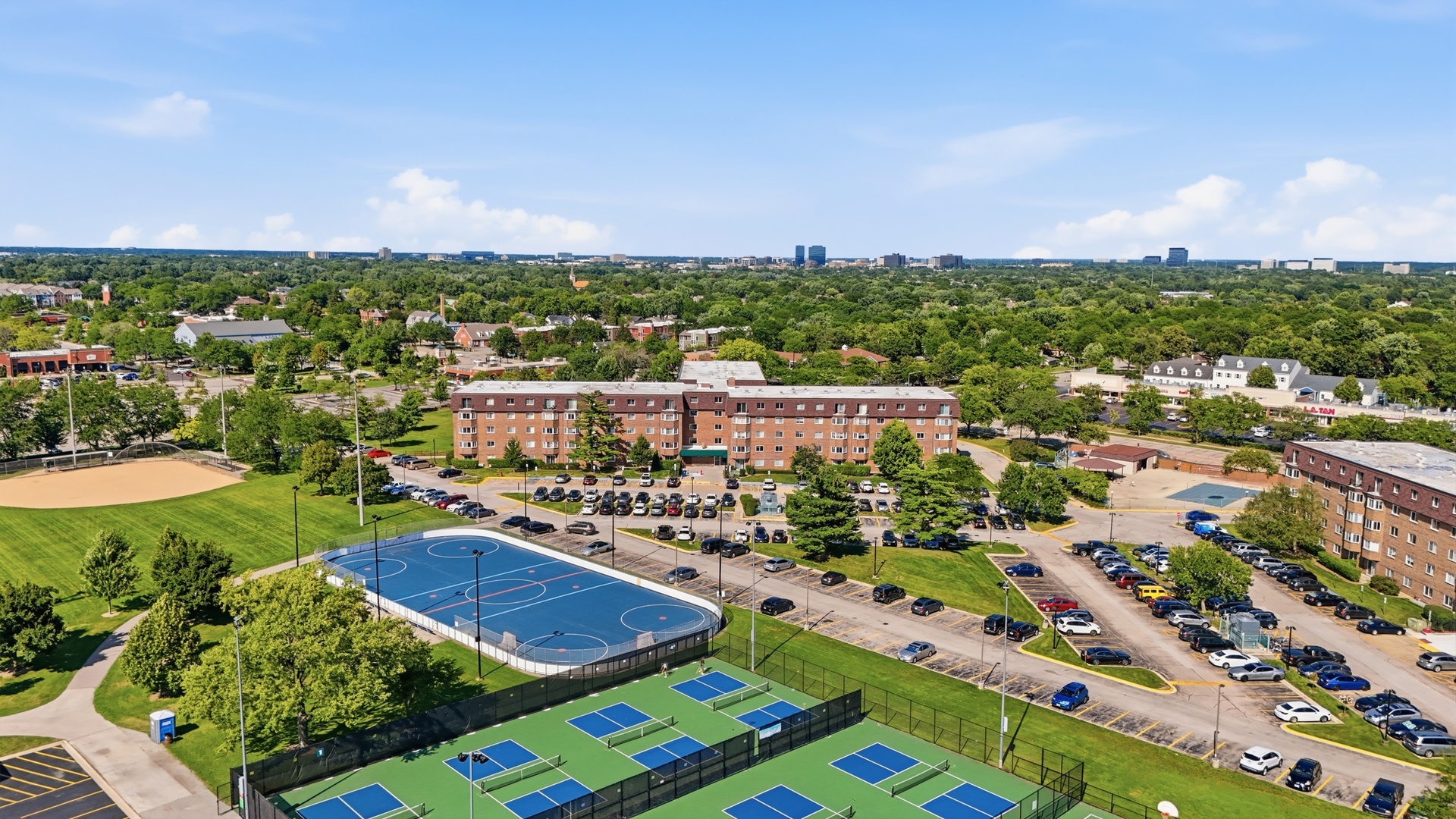 220 S Roselle Road Unit: 524