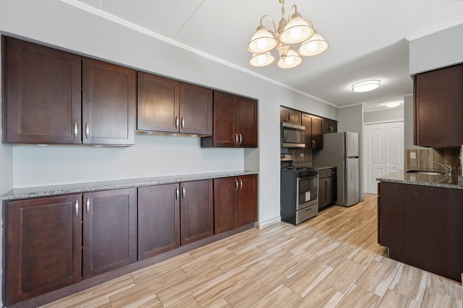 220 S Roselle Road Unit: 524