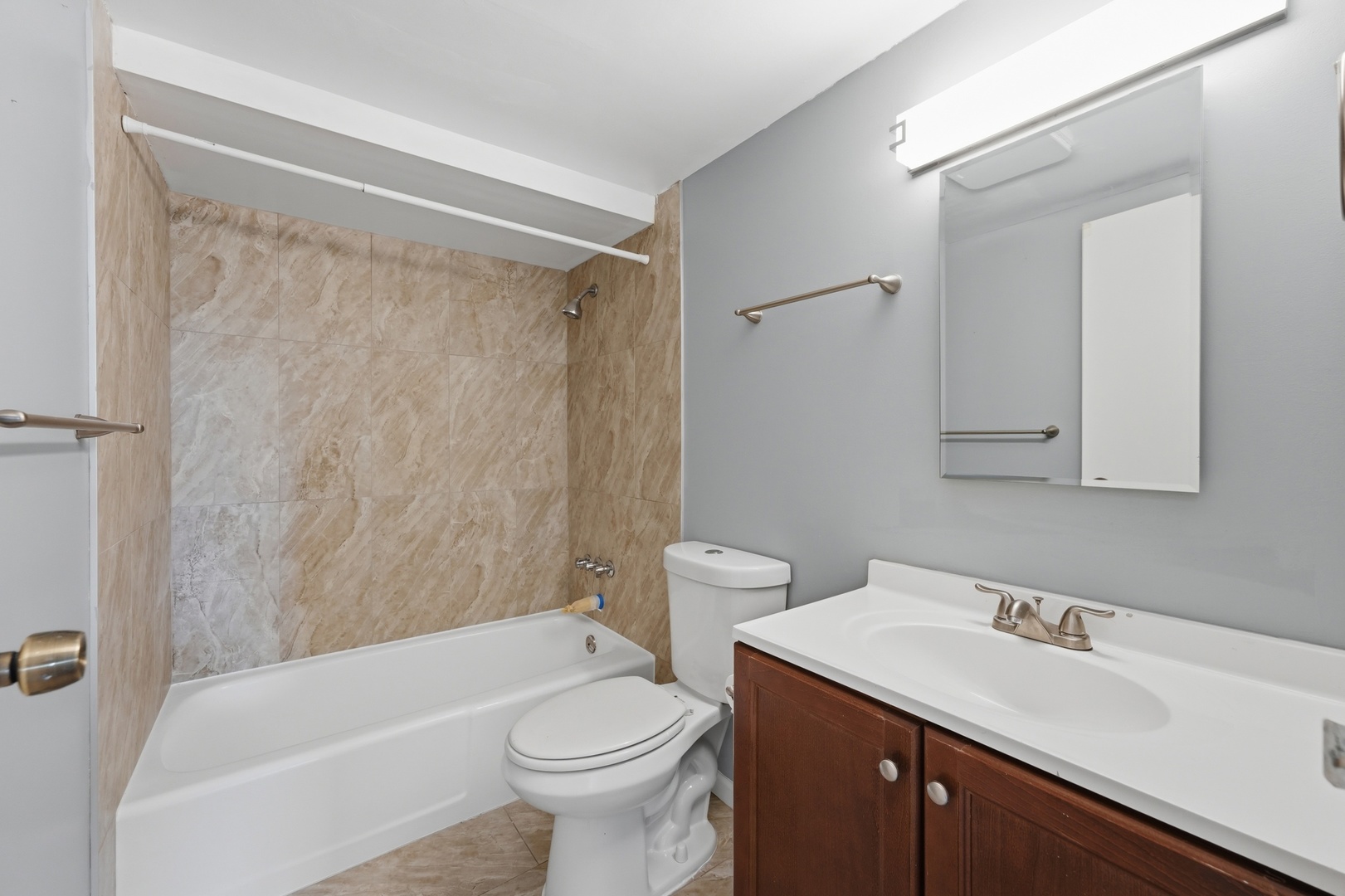 220 S Roselle Road Unit: 524