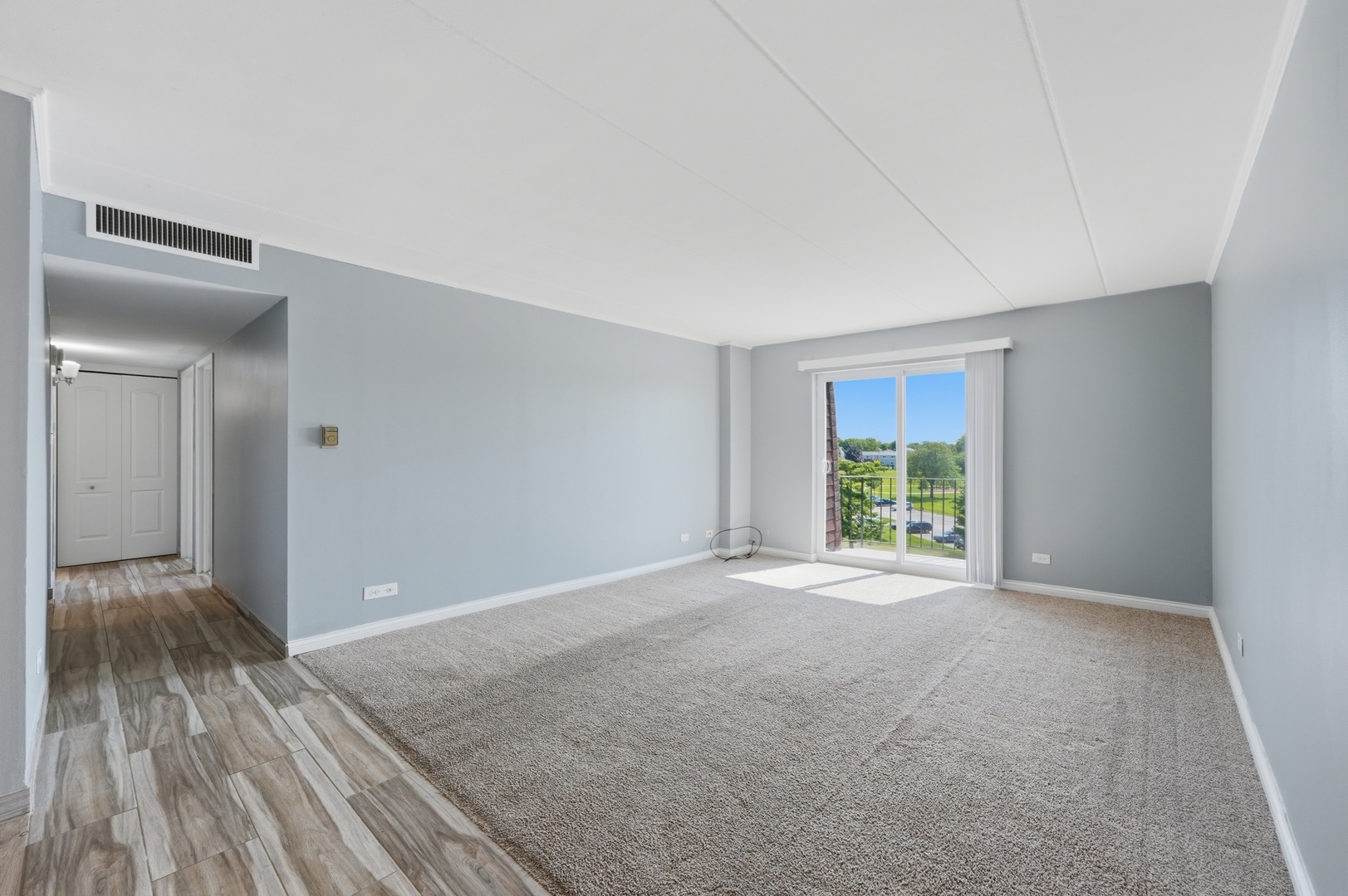 220 S Roselle Road Unit: 524
