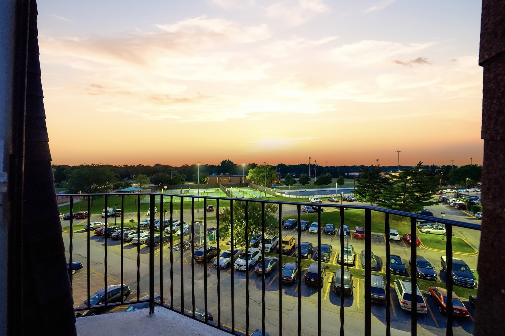 300 S Roselle Road Unit: 522
