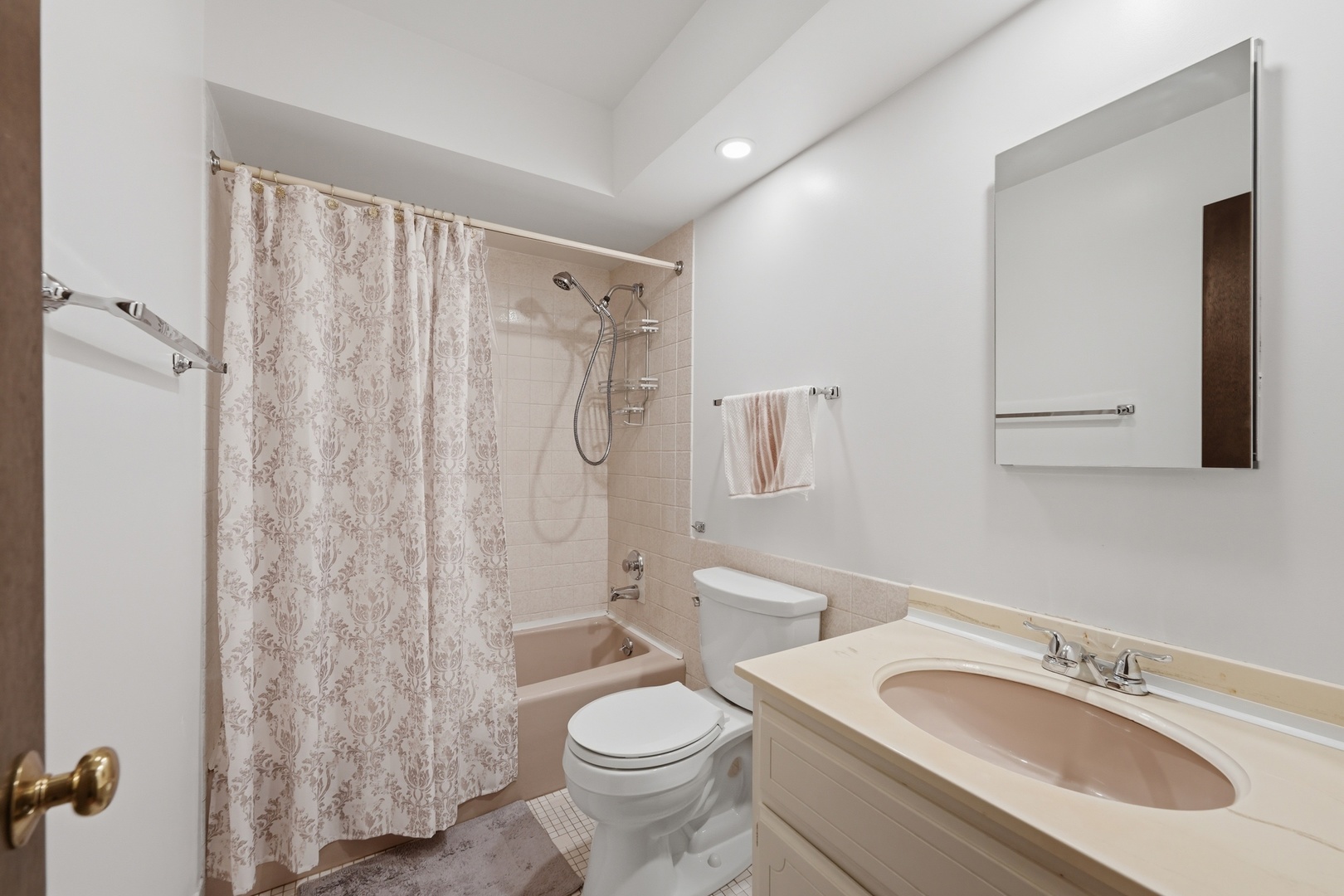 2500 Windsor Mall Unit: 2D