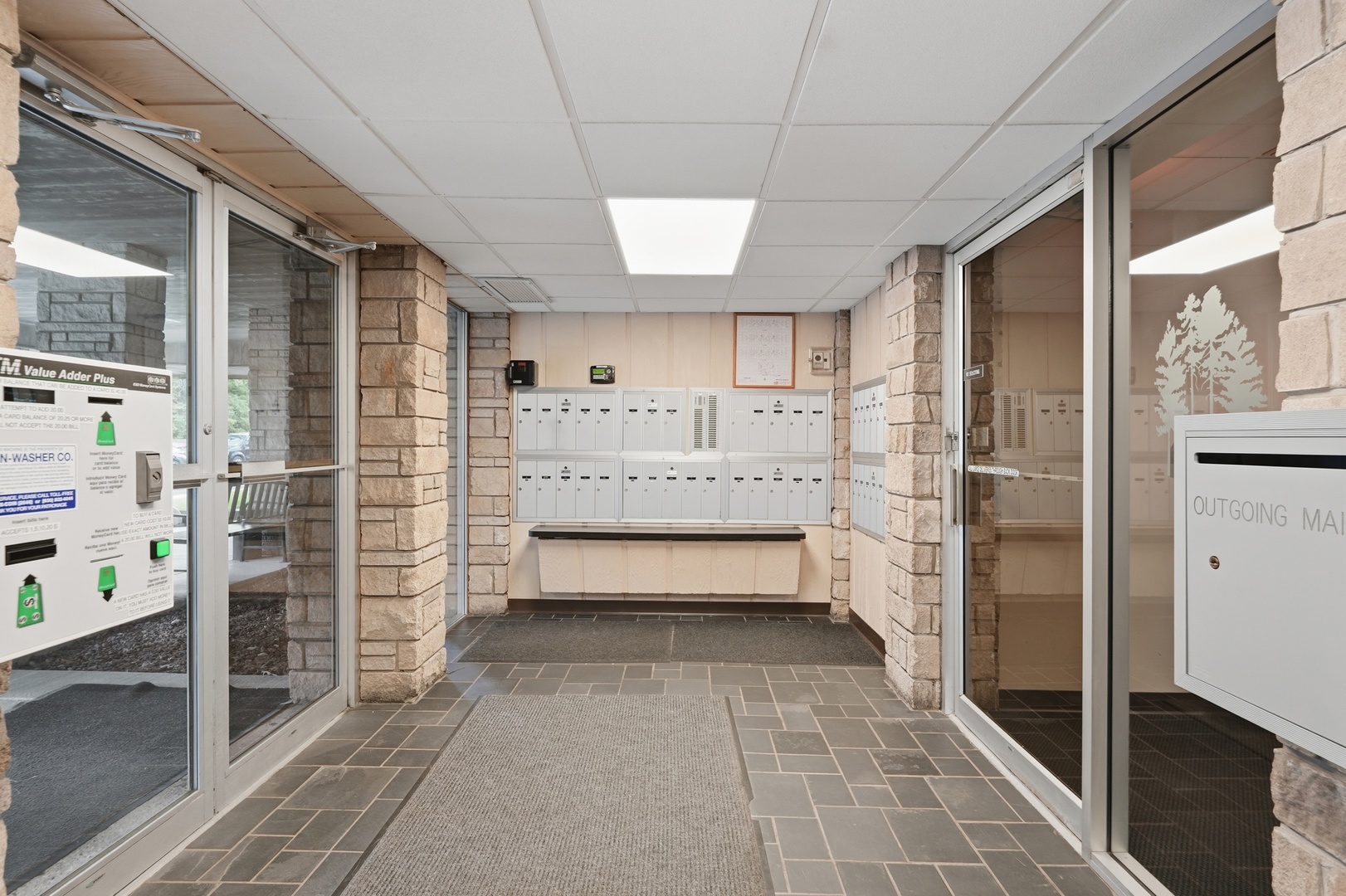 2500 Windsor Mall Unit: 2D
